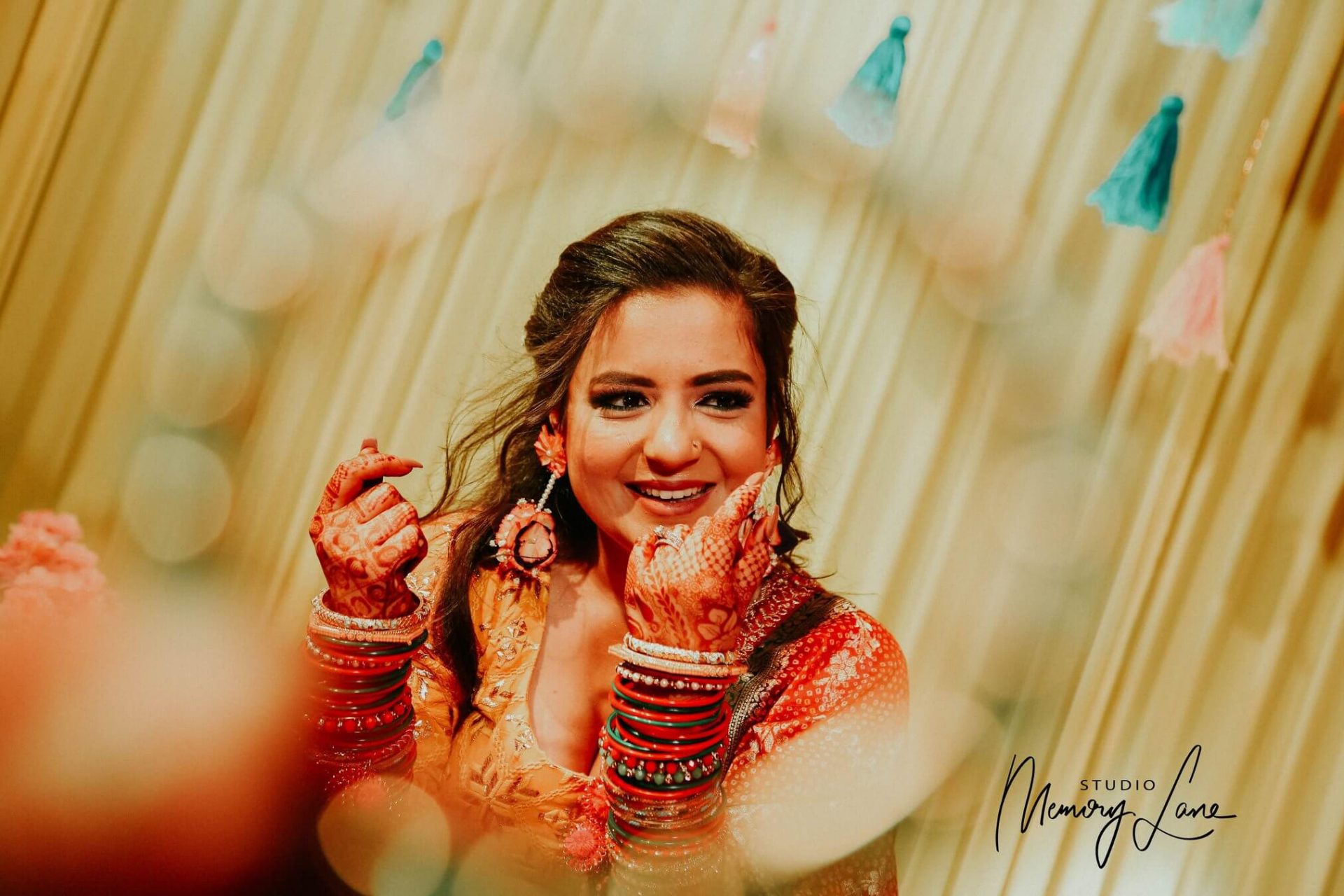 Pin by harman on Wedding | Bangle ceremony, Bridal jewelry vintage, Wedding  dulhan pose