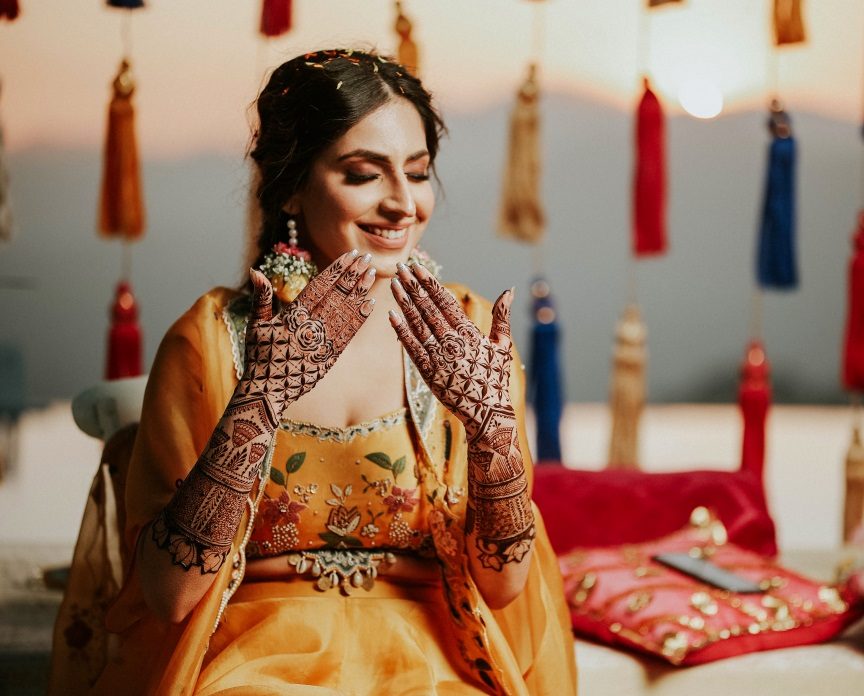 Indian Bride Posing Her Mehndi Design Stock Photo 1226474902 | Shutterstock